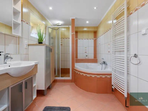 Prodej domu 200 m², pozemek 1164 m²