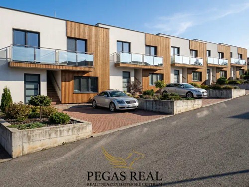 Prodej stavebního pozemku 2689 m²