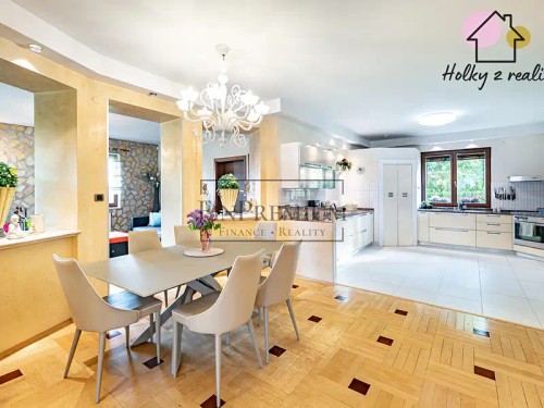 Prodej domu 354 m², pozemek 899 m²