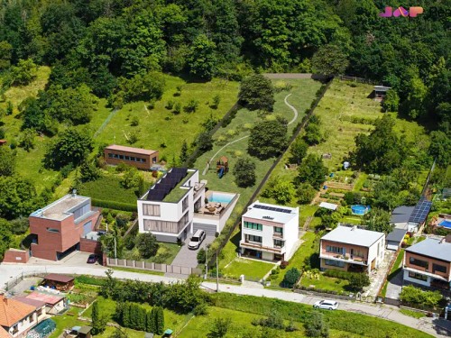 Prodej stavebního pozemku 1276 m²