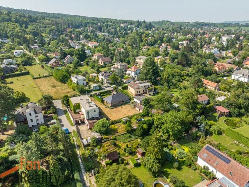 Prodej stavebního pozemku 692 m²