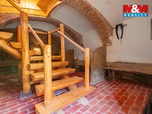 Prodej domu 245 m², pozemek 13625 m²