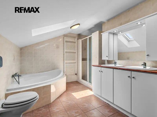 Prodej domu 570 m², pozemek 1464 m²