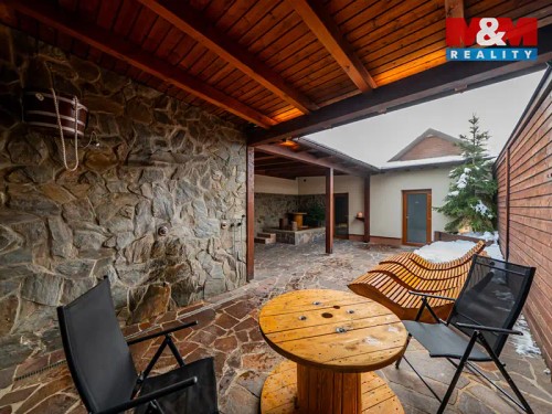 Prodej domu 533 m², pozemek 1952 m²