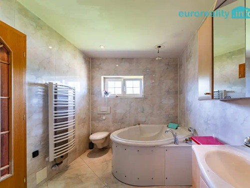 Prodej domu 210 m², pozemek 1068 m²