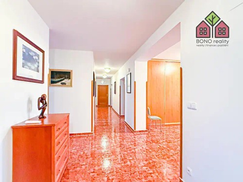 Prodej domu 1228 m², pozemek 5167 m²