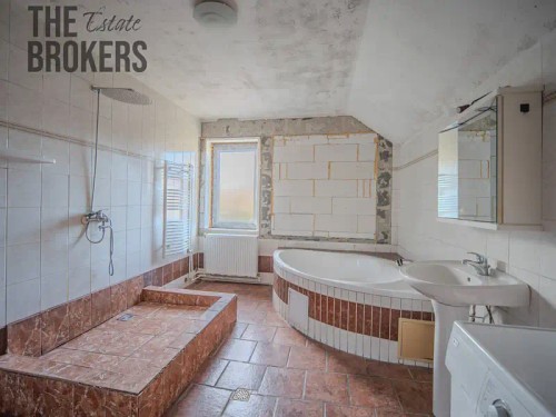 Prodej domu 466 m², pozemek 1206 m²