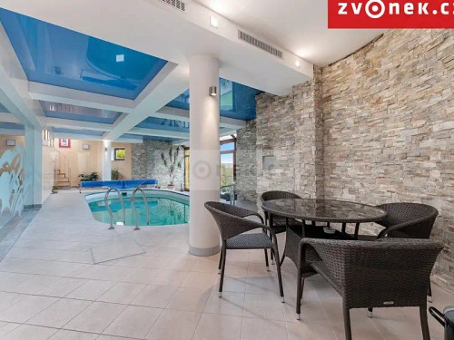 Prodej vily 540 m², pozemek 1200 m²