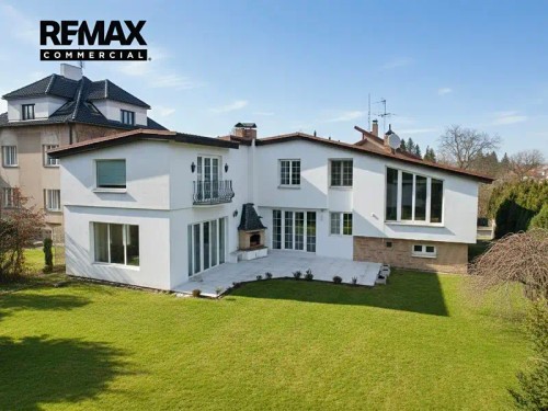Prodej vily 355 m², pozemek 905 m²