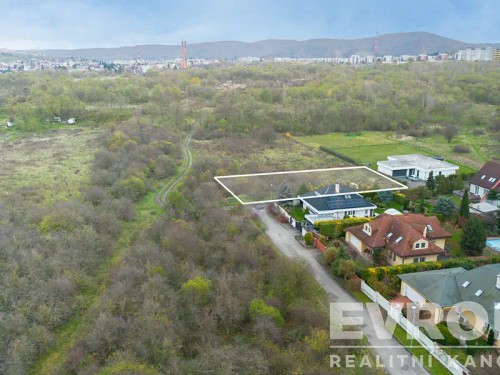 Prodej stavebního pozemku 1010 m²