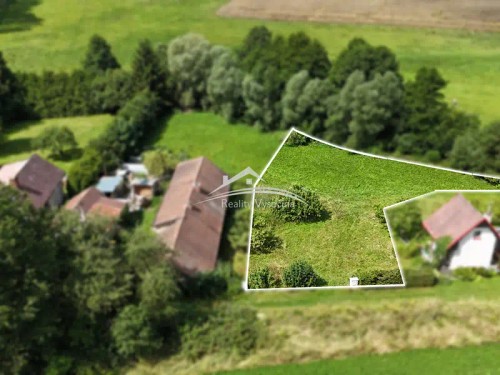 Prodej stavebního pozemku 1098 m²