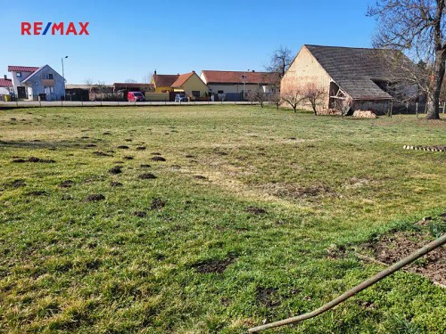 Prodej stavebního pozemku 2100 m²