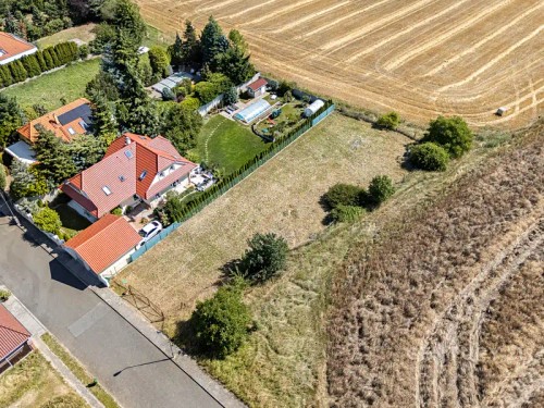 Prodej stavebního pozemku 975 m²