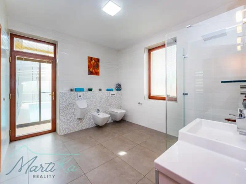 Prodej domu 392 m², pozemek 973 m²