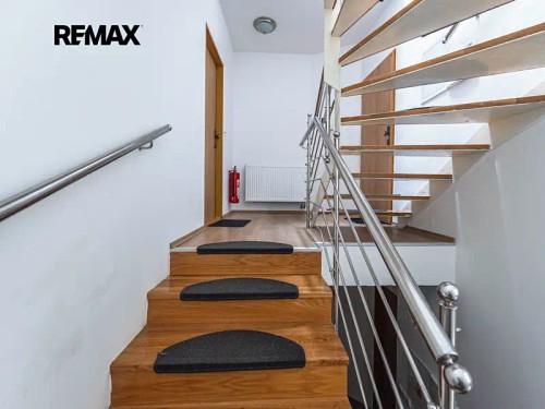 Prodej domu 330 m², pozemek 183 m²