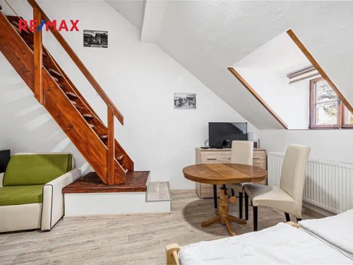 Prodej chalupy 392 m², pozemek 934 m²