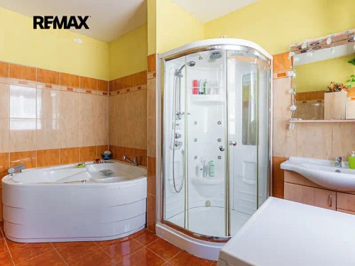 Prodej domu 545 m², pozemek 1355 m²