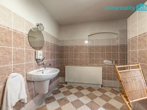 Prodej chalupy 200 m², pozemek 926 m²