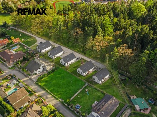 Prodej stavebního pozemku 4224 m²