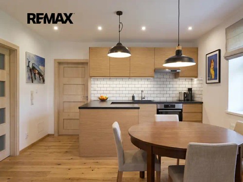 Prodej vily 320 m², pozemek 1201 m²