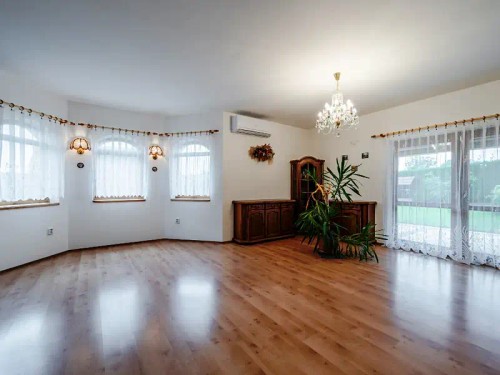 Prodej domu 330 m², pozemek 992 m²