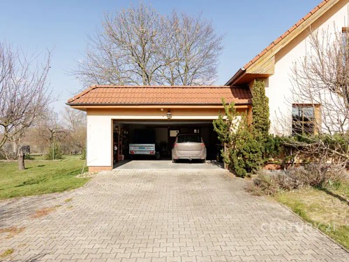 Prodej domu 242 m², pozemek 1 m²