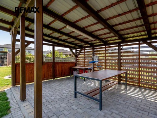 Prodej domu 204 m², pozemek 1006 m²
