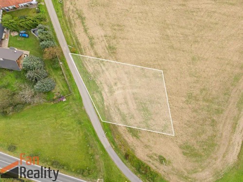 Prodej stavebního pozemku 1013 m²