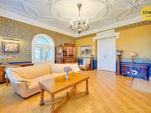 Prodej vily 700 m², pozemek 3228 m²
