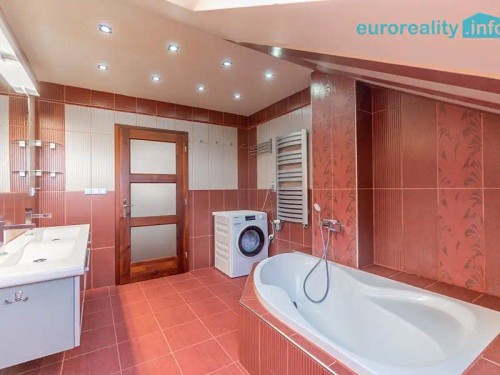 Prodej domu 270 m², pozemek 2175 m²