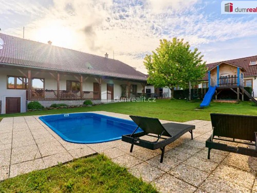 Prodej vily 570 m², pozemek 1109 m²