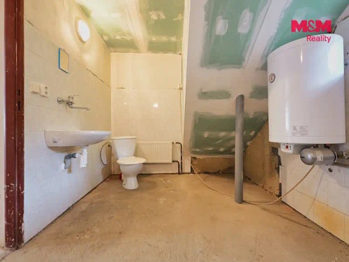 Prodej domu 240 m², pozemek 1701 m²