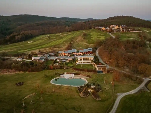 Prodej vily 813 m², pozemek 2175 m²