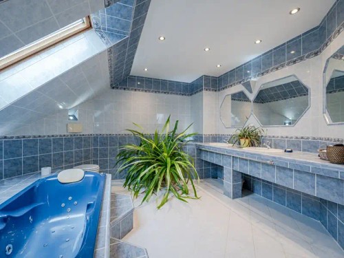 Prodej domu 330 m², pozemek 992 m²