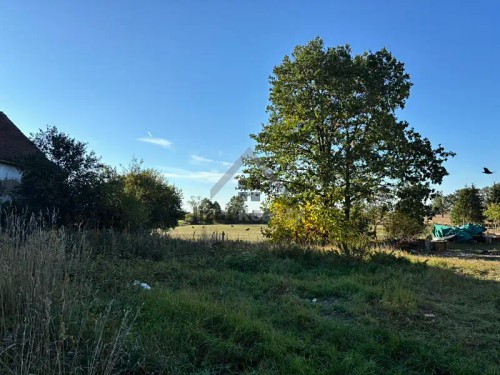 Prodej stavebního pozemku 1076 m²