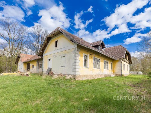 Prodej zemědělské usedlosti 400 m², pozemek 15909 m²