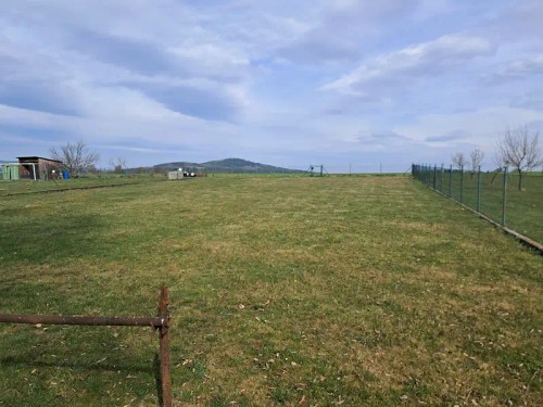 Prodej stavebního pozemku 1200 m²