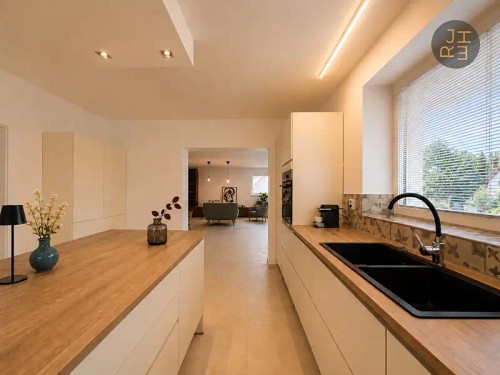 Prodej domu 346 m², pozemek 1077 m²
