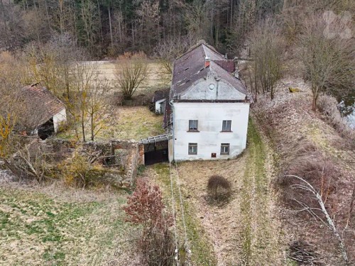 Prodej domu 950 m², pozemek 24779 m²