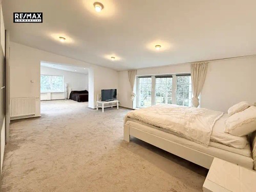 Prodej vily 355 m², pozemek 905 m²