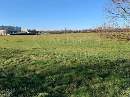 Prodej stavebního pozemku 5663 m²