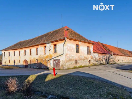 Prodej zemědělské usedlosti 1400 m², pozemek 9526 m²