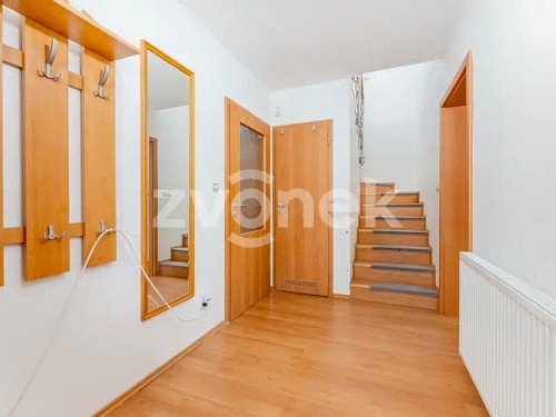 Prodej domu 186 m², pozemek 914 m²