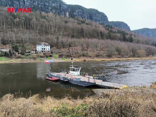 Prodej stavebního pozemku 1057 m²