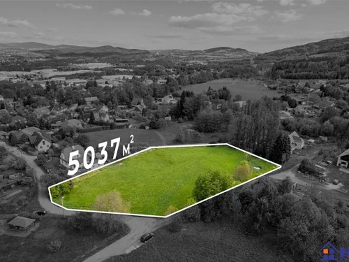 Prodej stavebního pozemku 2518 m²