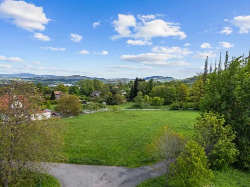 Prodej stavebního pozemku 2518 m²