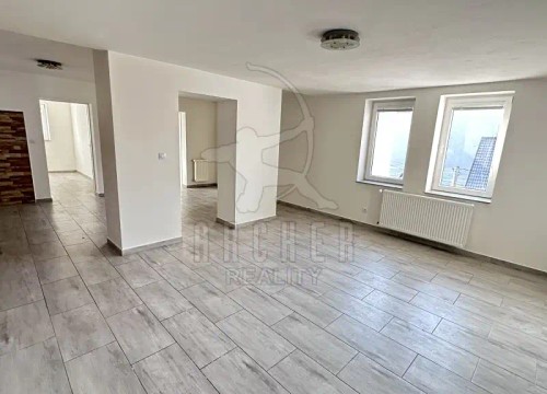 Prodej domu 221 m², pozemek 992 m²