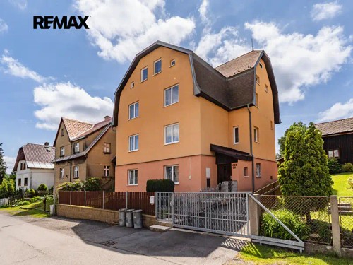 Prodej domu 328 m², pozemek 758 m²