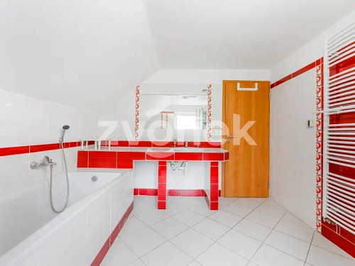 Prodej domu 186 m², pozemek 914 m²