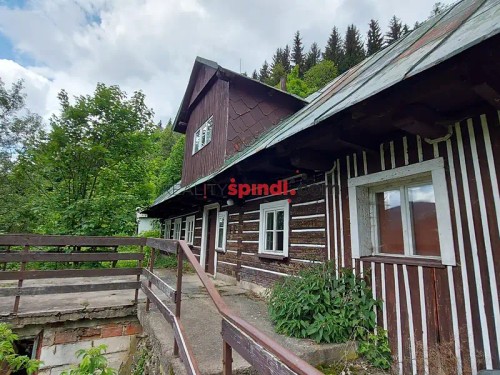 Prodej chalupy 303 m², pozemek 303 m²